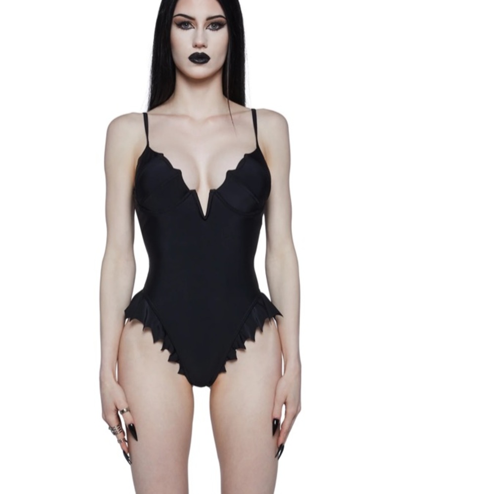 #widow batwing swimsuit